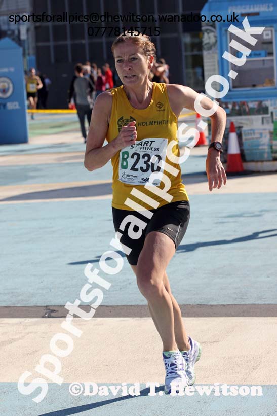Senior women Northern 6 and 4 Stage Road Relays. Photo: David T. Hewitson/Sports for All Pics